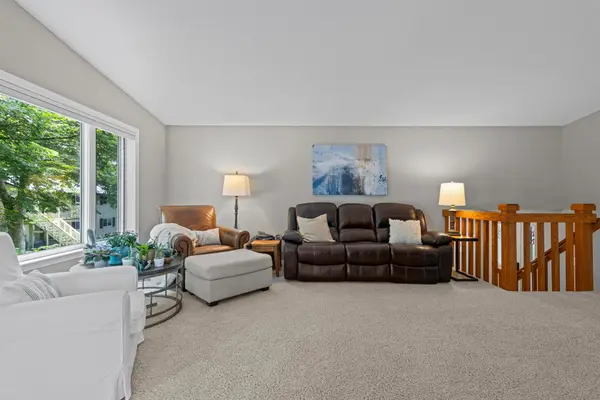 7023 Park View LN, Eden Prairie, MN 55346