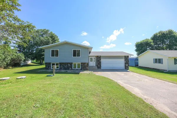 1097 Trisco Cove DR SE, Osakis, MN 56360