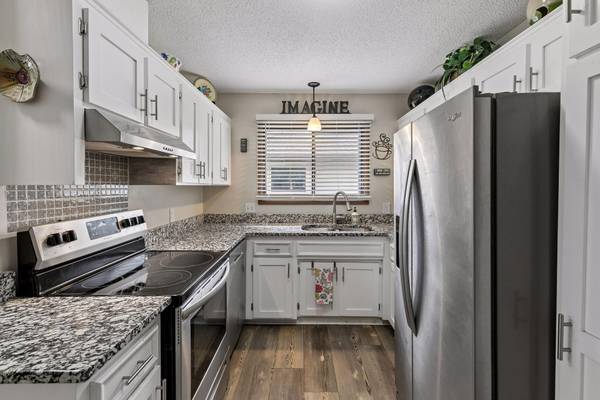 8730 134th ST W, Apple Valley, MN 55124