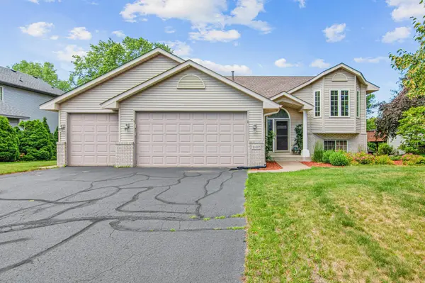 8417 Ashford RD, Woodbury, MN 55125