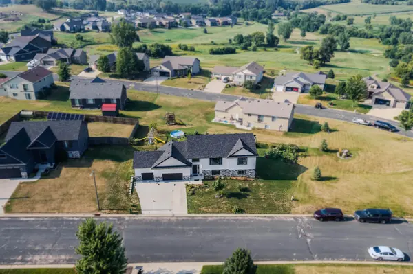 856 Golfview AVE, Zumbrota, MN 55992