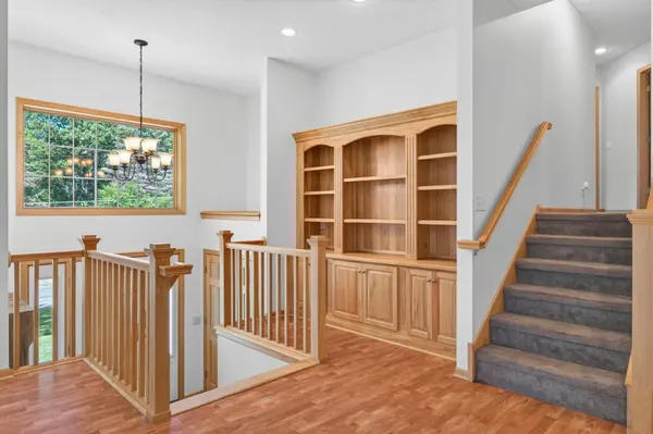633 Burlington RD, Saint Paul, MN 55119