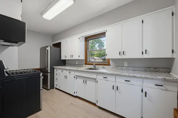 712 Lynn RD SW, Hutchinson, MN 55350