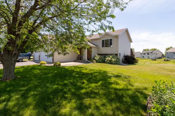 515 Elena LN, Saint Joseph, MN 56374