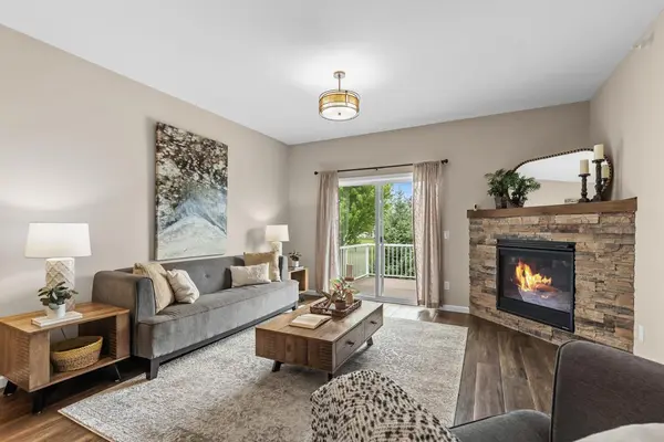 4131 Blakewood DR, Shakopee, MN 55379