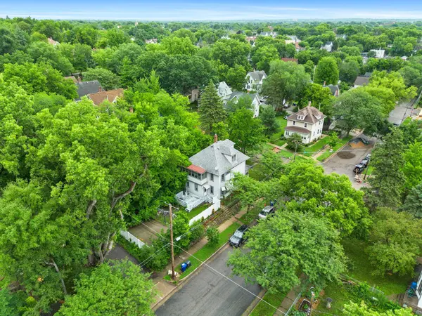 1053 Jessie ST, Saint Paul, MN 55130