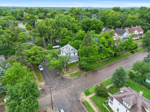 1053 Jessie ST, Saint Paul, MN 55130
