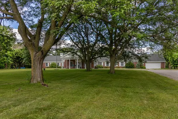 75 Teton LN, Mankato, MN 56001