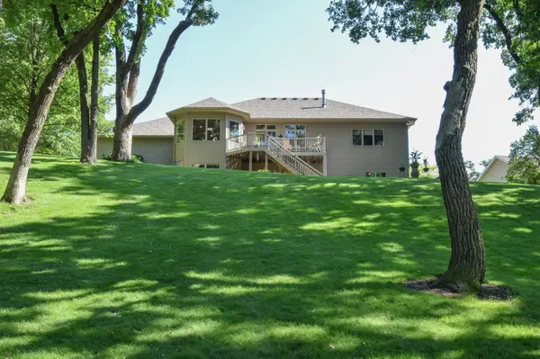 1150 Oakcrest DR, Sauk Rapids, MN 56379