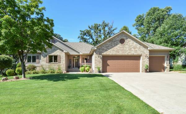 1150 Oakcrest DR, Sauk Rapids, MN 56379