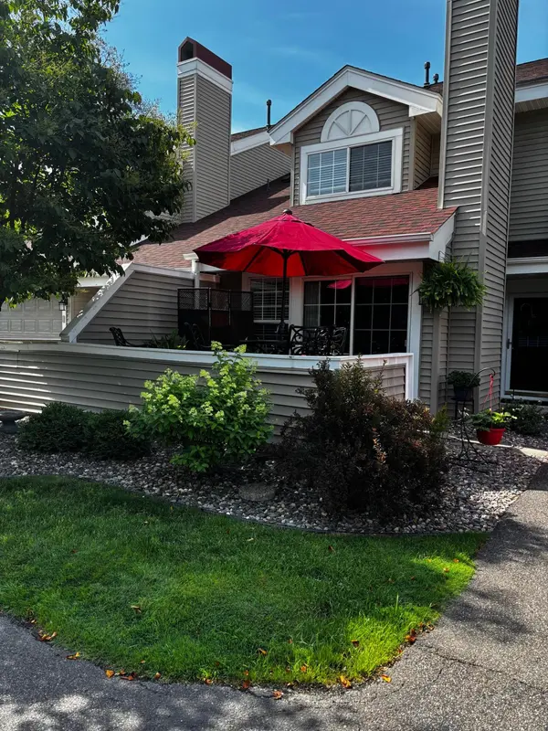 2185 Shenandoah CT #B, Plymouth, MN 55447