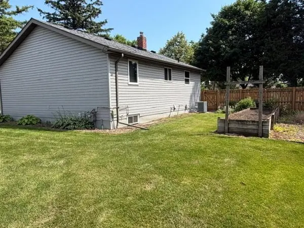 600 E Elm AVE, Olivia, MN 56277