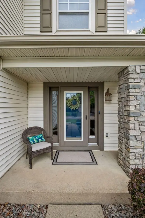 9429 Tyne LN, Inver Grove Heights, MN 55077