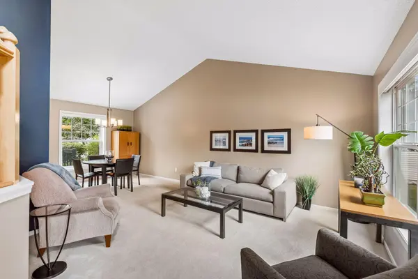 9429 Tyne LN, Inver Grove Heights, MN 55077