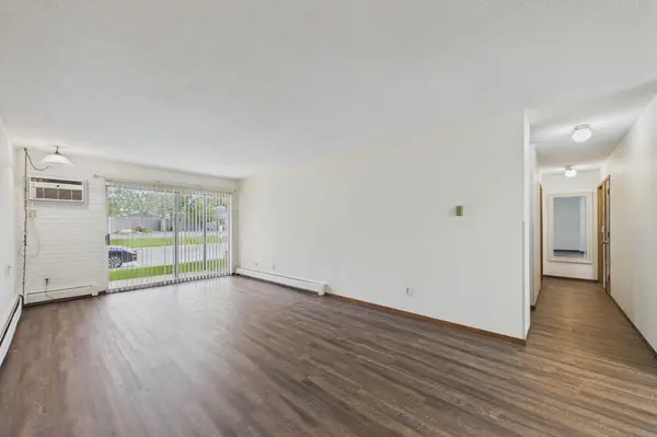2730 Dale ST N #D110, Roseville, MN 55113