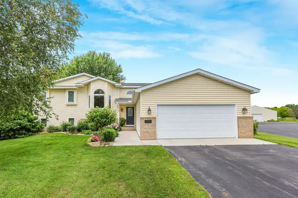 19823 Tiger ST NW, Elk River, MN 55330