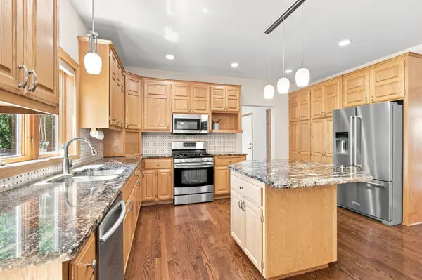 18129 Jarl CT, Lakeville, MN 55044