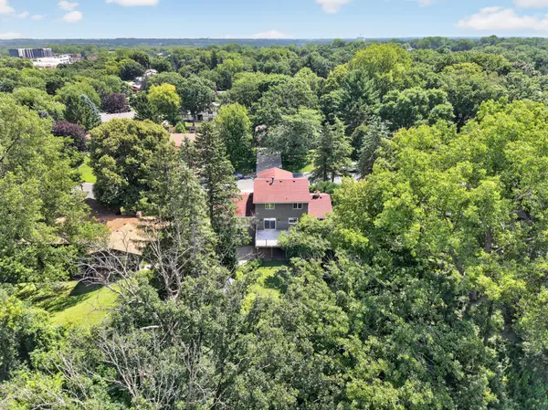 798 Torchwood DR, New Brighton, MN 55112