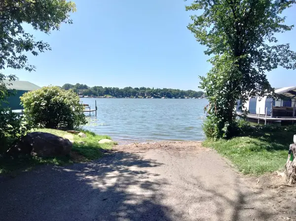1754 Wildhurst LN, Mound, MN 55364