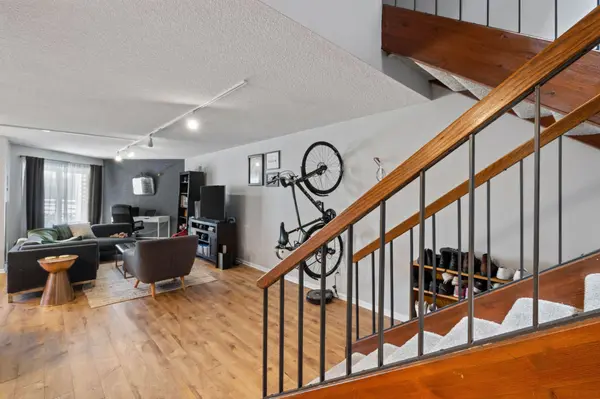 1372 Carling DR #207, Saint Paul, MN 55108