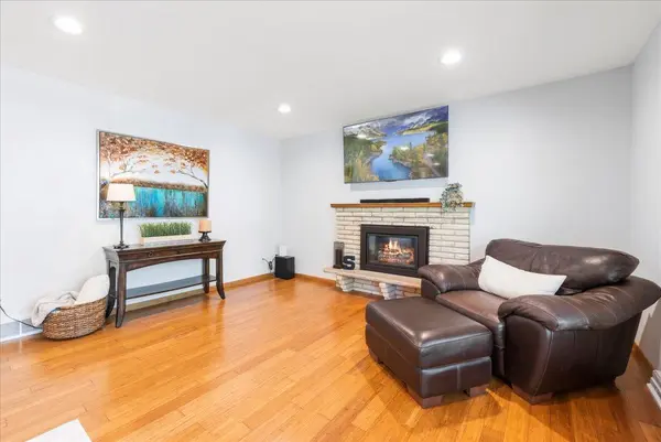 9131 Annapolis LN N, Maple Grove, MN 55369