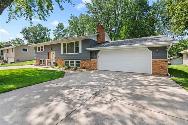9131 Annapolis LN N, Maple Grove, MN 55369