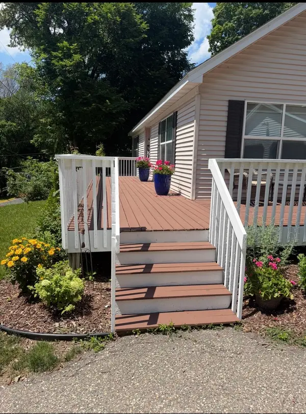 5142 Waterbury RD, Mound, MN 55364