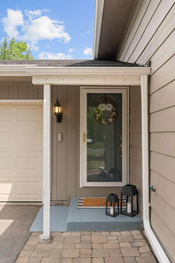 8648 N Zinnia WAY, Maple Grove, MN 55369