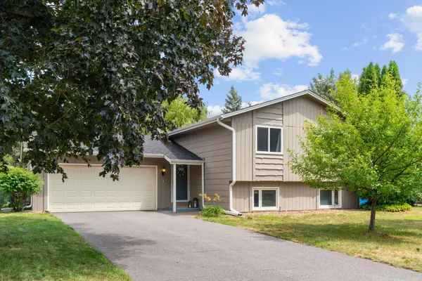 8648 N Zinnia WAY, Maple Grove, MN 55369