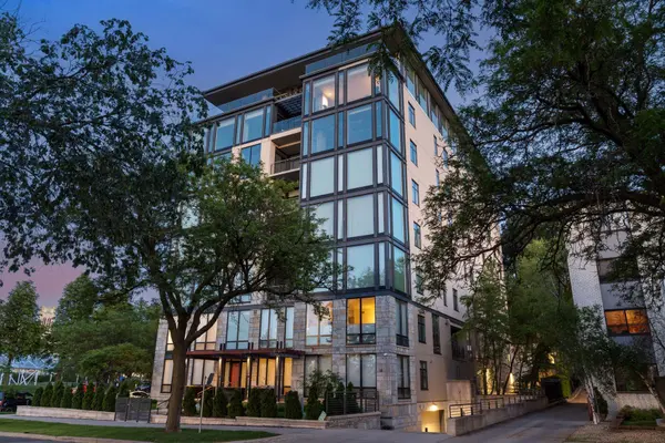 301 Kenwood Pkwy #602, Minneapolis, MN 55403