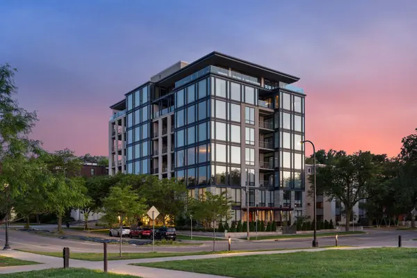 301 Kenwood Pkwy #600, Minneapolis, MN 55403
