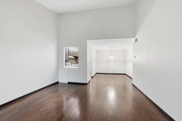 4120 Parklawn AVE #325, Edina, MN 55435