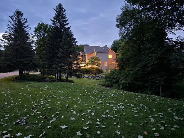 2866 Timberview TRL, Chaska, MN 55318