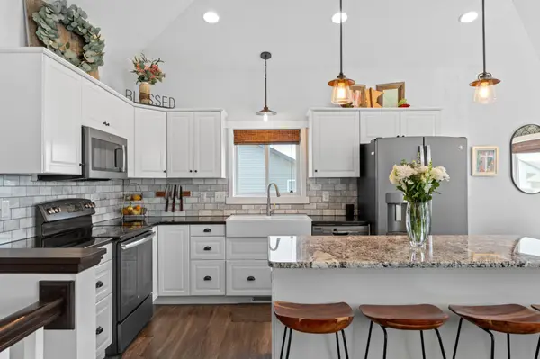 893 Towne DR NE, Byron, MN 55920