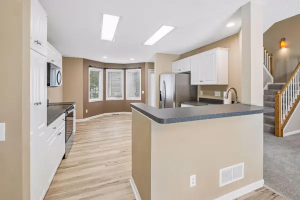 15003 Windemere LN, Burnsville, MN 55306