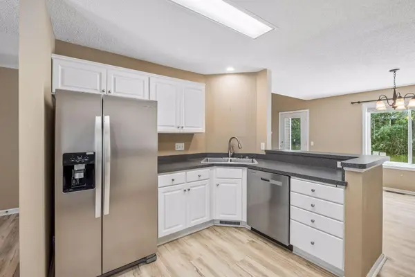 15003 Windemere LN, Burnsville, MN 55306