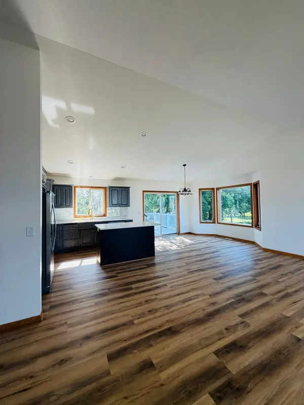 1032 Glade view CT, Saint Cloud, MN 56303