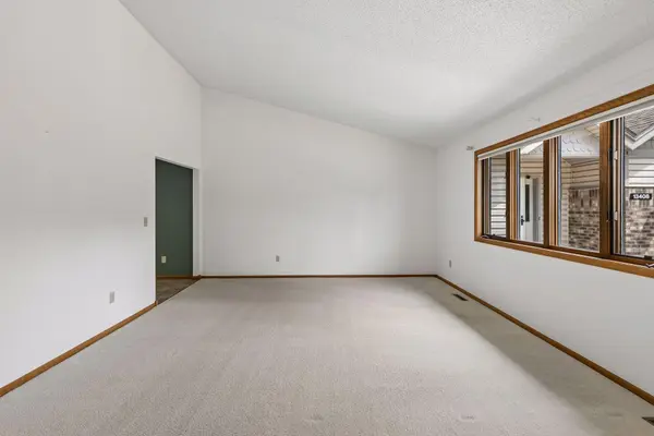 13410 Parkwood DR, Burnsville, MN 55337