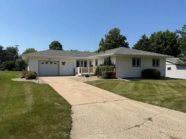 505 Central LN, Luverne, MN 56156