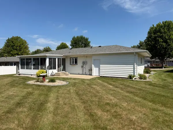 505 Central LN, Luverne, MN 56156