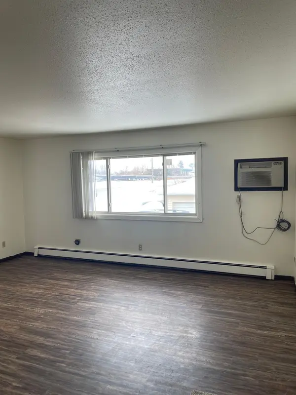 612 6th ST E, West Fargo, ND 58078