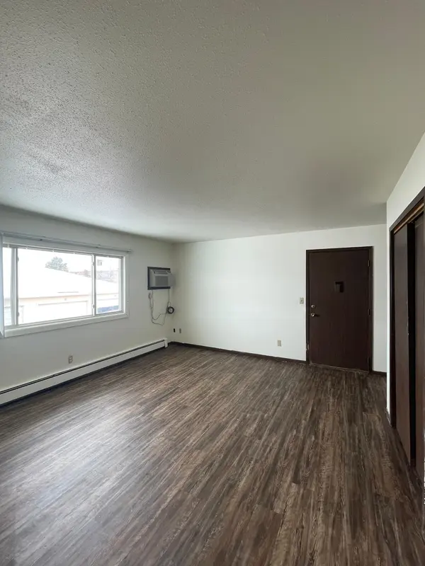 624 6th ST E, West Fargo, ND 58078
