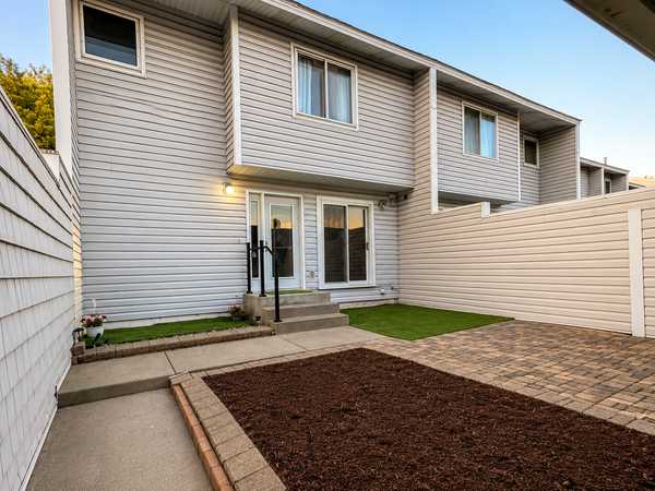 2192 Tower CT, Woodbury, MN 55125