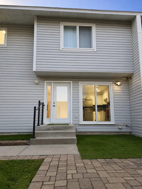 2192 Tower CT, Woodbury, MN 55125
