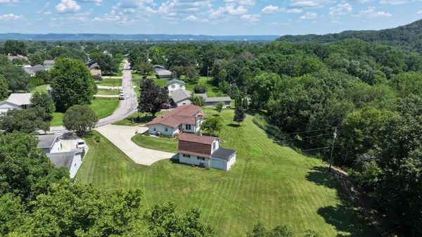 1503 Claudia AVE, La Crescent, MN 55947