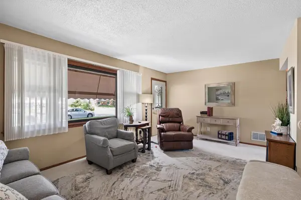 340 Sunrise LN, Champlin, MN 55316