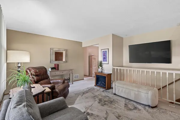 340 Sunrise LN, Champlin, MN 55316