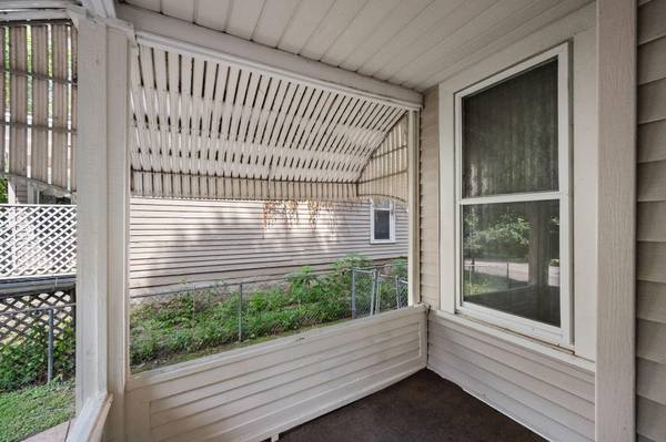 835 3rd ST E, Saint Paul, MN 55106