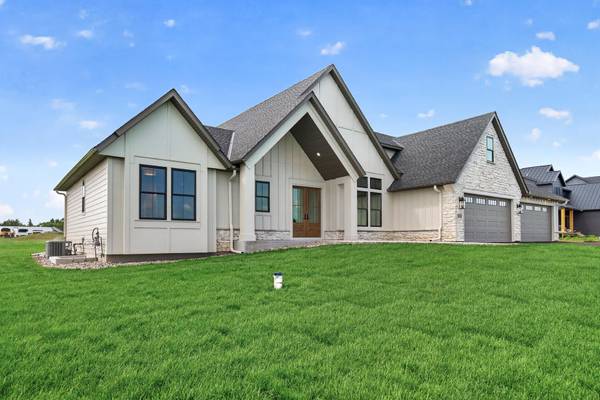 4624 166th AVE NW, Andover, MN 55304