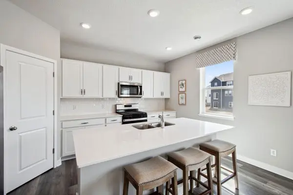 1708 Denali DR, Shakopee, MN 55379